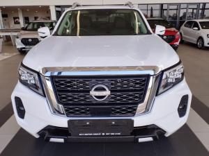 Nissan Navara 2.5DDTI LE/LE Plus automatic D/C - Image 3