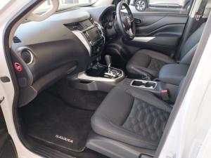 Nissan Navara 2.5DDTI LE/LE Plus automatic D/C - Image 6