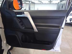 Toyota Prado VX-L 2.8GD automatic - Image 17