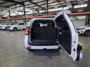 Toyota Prado VX-L 2.8GD automatic - Image 8