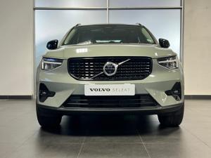Volvo XC40 B3 Ultimate Dark - Image 3