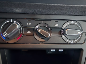 Volkswagen Polo hatch 1.0TSI - Image 8