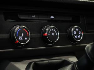 Volkswagen Transporter 2.0TDI panel van LWB manual - Image 10