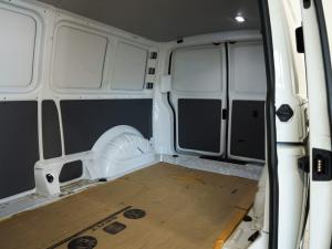 Volkswagen Transporter 2.0TDI panel van LWB manual - Image 15