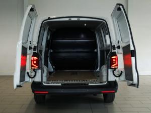 Volkswagen Transporter 2.0TDI panel van LWB manual - Image 17