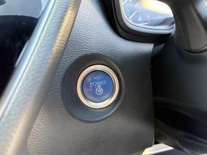 Toyota Corolla Cross 1.8 Hybrid XS - Image 11
