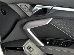 Audi A3 sedan 35TFSI Black Edition - Image 17