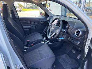Toyota Vitz 1.0 XR auto - Image 13