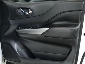 Nissan Navara 2.5DDTi double cab LE Plus - Image 19