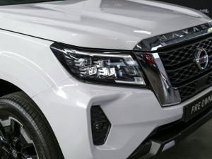 Nissan Navara 2.5DDTi double cab LE Plus - Image 4