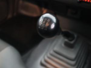Nissan NP300 Hardbody 2.5TDi (aircon) - Image 14