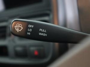 Nissan NP300 Hardbody 2.5TDi (aircon) - Image 15