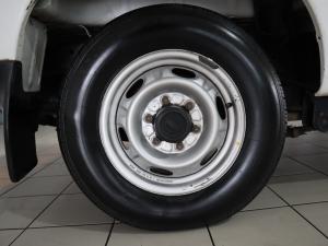 Nissan NP300 Hardbody 2.5TDi (aircon) - Image 21