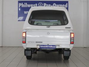 Nissan NP300 Hardbody 2.5TDi (aircon) - Image 4