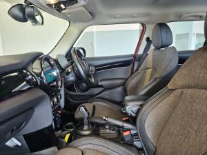 MINI Hatch Cooper Hatch 5-door - Image 12