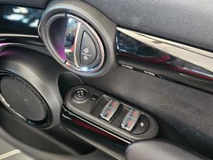 MINI Hatch Cooper Hatch 5-door - Image 17