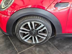 MINI Hatch Cooper Hatch 5-door - Image 18