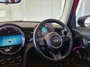 MINI Hatch Cooper Hatch 5-door - Image 9