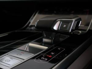 Audi Q7 45TDI quattro S line - Image 19