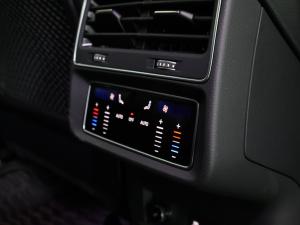 Audi SQ7 TFSI quattro Black Edition - Image 23