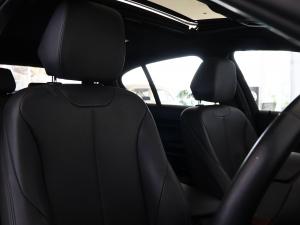 BMW 1 Series 118i 5-door Edition Sport Line Shadow auto - Image 25