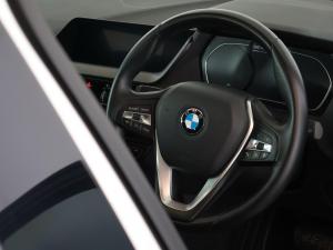 BMW 1 Series 118i Sport Line - Image 16