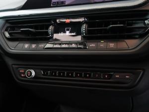 BMW 1 Series 118i Sport Line - Image 24