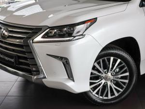 Lexus LX 450d - Image 2