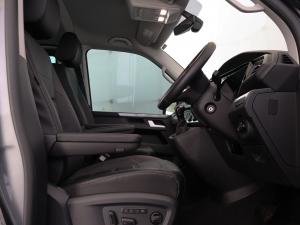 Volkswagen Caravelle 2.0BiTDI Highline 4Motion - Image 18