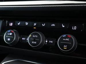 Volkswagen Caravelle 2.0BiTDI Highline 4Motion - Image 29