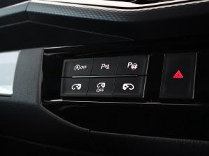 Volkswagen Caravelle 2.0BiTDI Highline 4Motion - Image 30
