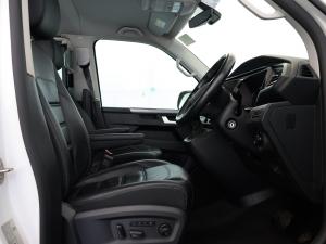 Volkswagen Caravelle 2.0BiTDI Highline 4Motion - Image 19