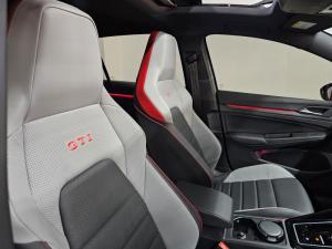 Volkswagen Golf GTI - Image 9