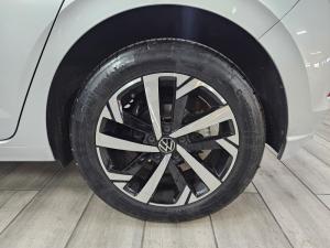 Volkswagen Polo hatch 1.0TSI Life auto - Image 4