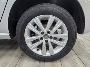Volkswagen Polo Vivo hatch 1.6 Comfortline auto - Image 4