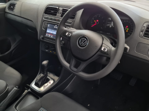 Volkswagen Polo Vivo hatch 1.6 Comfortline auto - Image 5
