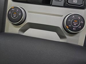 Volkswagen Touareg V6 TDI Executive R-Line - Image 13