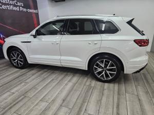 Volkswagen Touareg V6 TDI Executive R-Line - Image 19