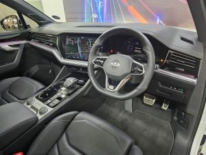 Volkswagen Touareg V6 TDI Executive R-Line - Image 7