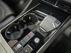 Volkswagen Touareg V6 TDI Executive R-Line - Image 9