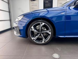 Audi A4 35TFSI Black Edition - Image 5
