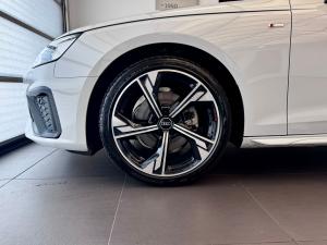 Audi A4 40TFSI Black Edition - Image 3