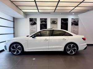 Audi A4 40TFSI Black Edition - Image 4