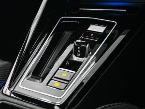 Volkswagen Golf R - Image 11