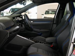 Volkswagen Golf R - Image 13