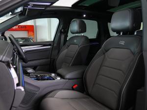 Volkswagen Touareg V6 TDI R-Line - Image 13