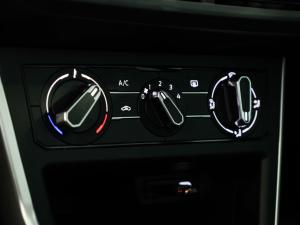 Volkswagen Polo hatch 1.0TSI Life manual - Image 10