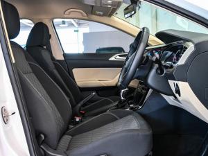 Volkswagen Polo sedan 1.0TSI Life - Image 13
