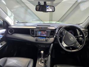 Toyota RAV4 2.2D-4D AWD VX - Image 14
