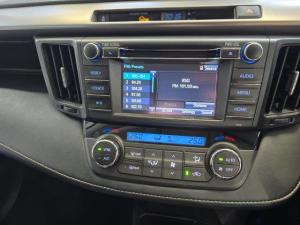 Toyota RAV4 2.2D-4D AWD VX - Image 16